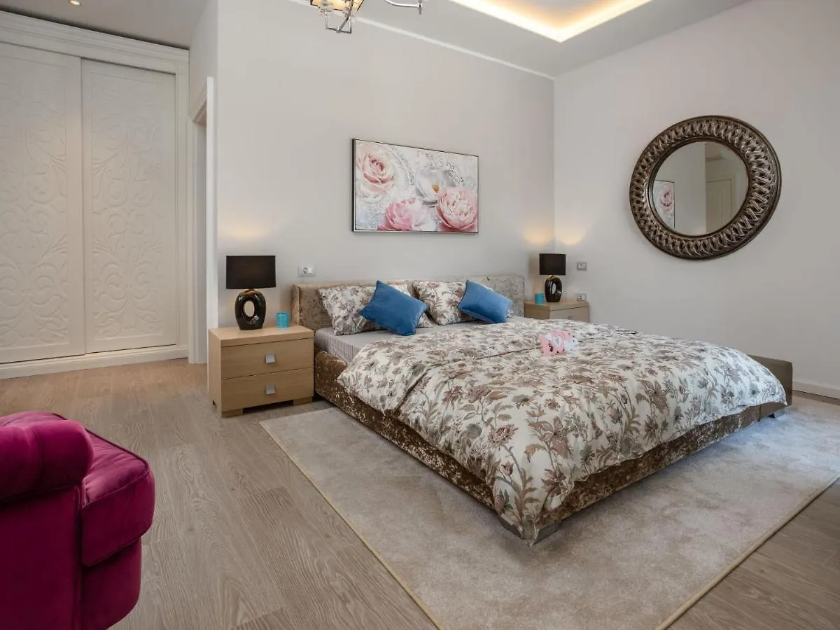 Villa Dream House By Interhome Pula
