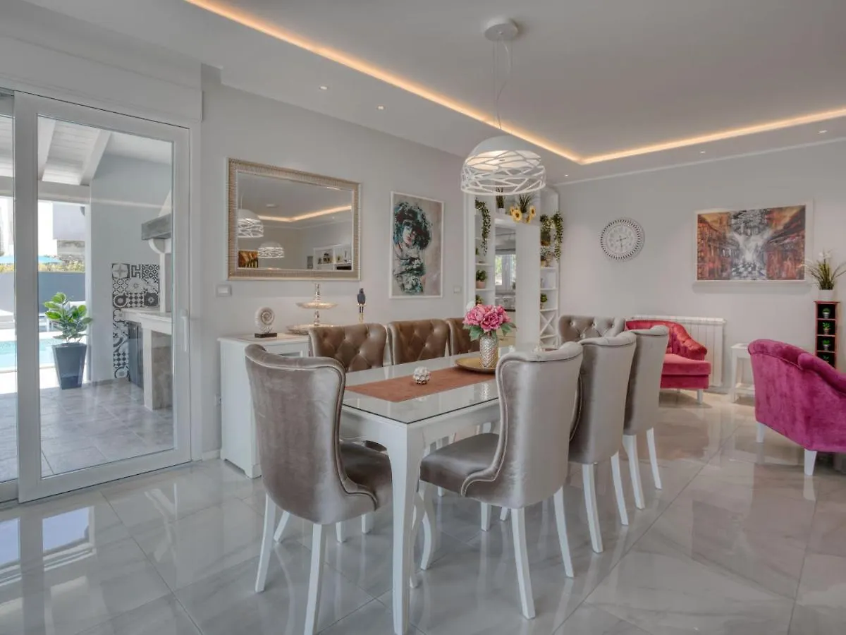 Villa Dream House By Interhome Pula Kroatien
