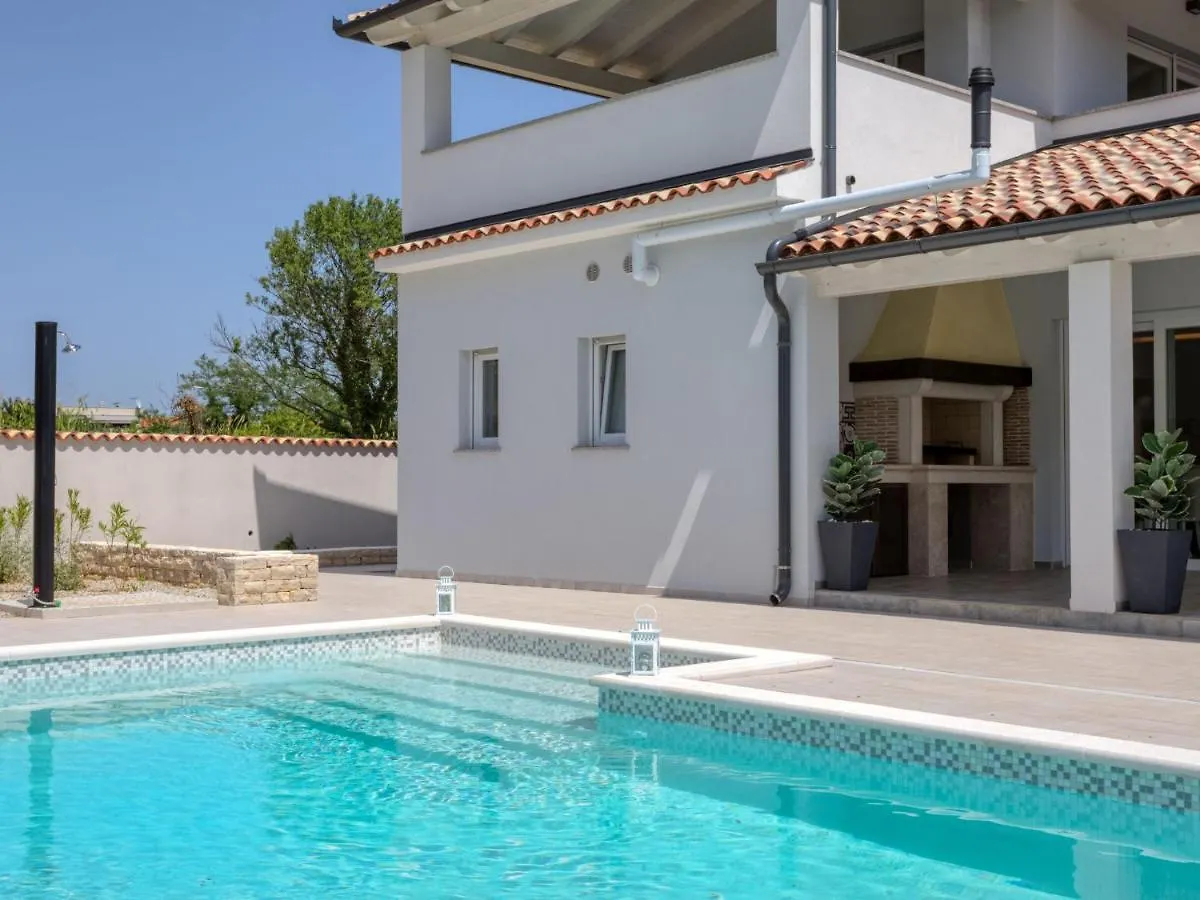 Villa Dream House By Interhome Pula