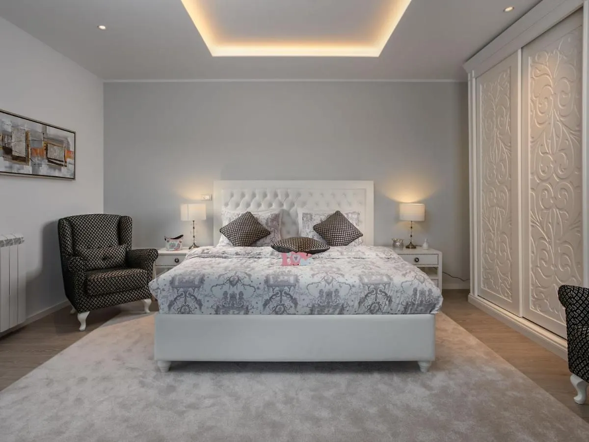 Villa Dream House By Interhome Pula